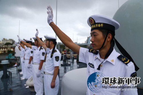 中韩海军护航编队亚丁湾会面交流反海盗战术