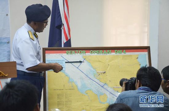 马来西亚水域翻船事故中已有14人丧生(组图)马来西亚翻船