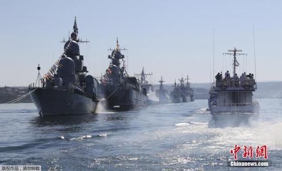 当地时间2015年7月24日，俄军俄罗斯符拉迪沃斯托克，开始俄罗斯海军日阅兵彩排举行。年度<strong></strong>