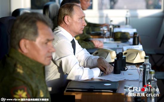 俄罗斯年度最大规模军演“中央2015”军事演习持续举行，军演俄罗斯总统普京出席