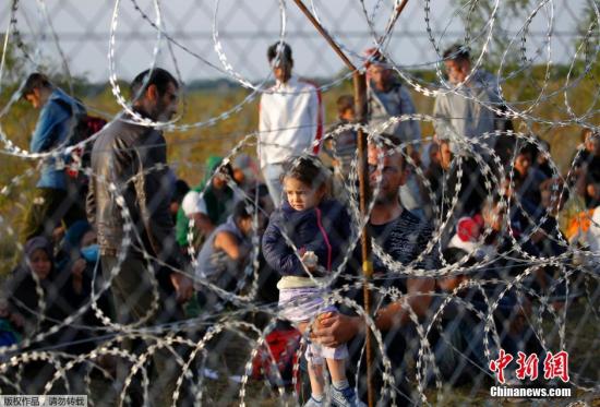 保加利亚向边境派遣千余士兵以应对难民潮冲击
