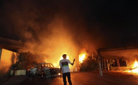 美国驻利比亚大使及三名外交官遭袭身亡(视频)