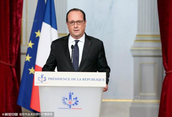 奥朗德宣布法国进入“紧急状态”并关闭了法国所有边境口岸。